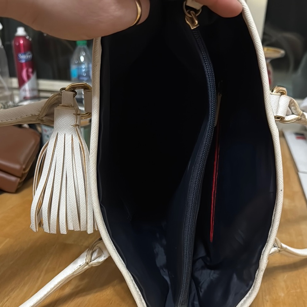 Tommy Hilfiger Black and Cream Tote Bag - Picture 9 of 17